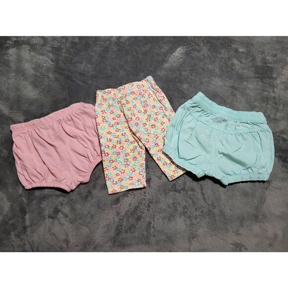 Bundle of 3 baby girl summer shorts - Picture 5 of 5